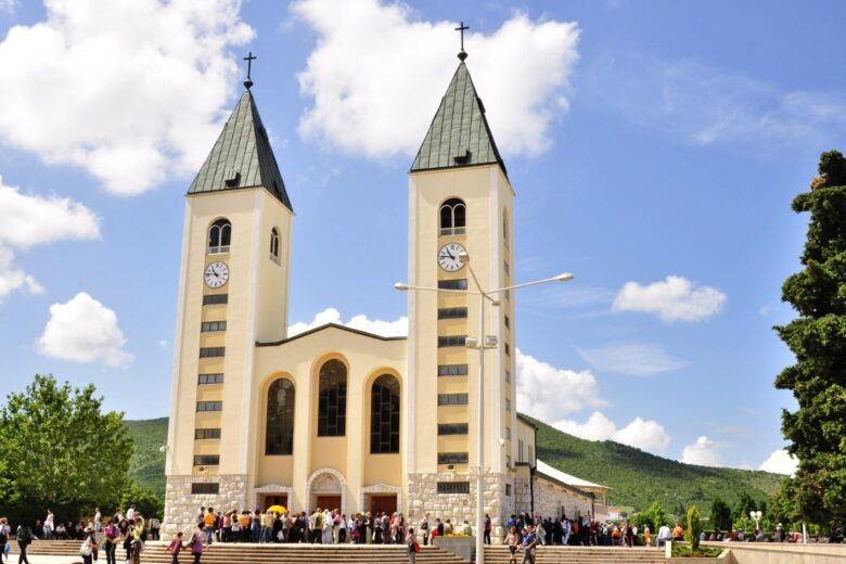 La Madonna di Medjugorje: un invito alla preghiera familiare